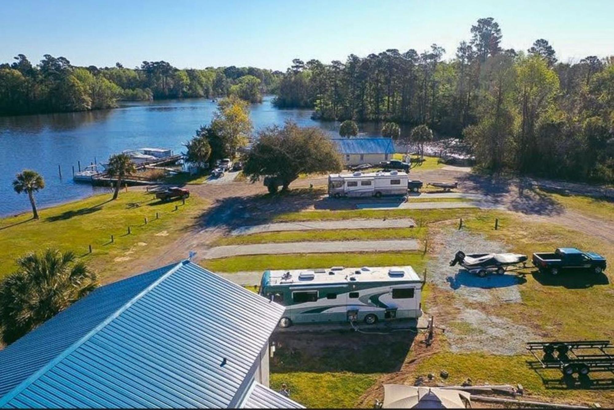 Bells Marina & Fishing Resort - Santee Lake Marion By I95 - Family Adventure, Pets On Request! Eutawville